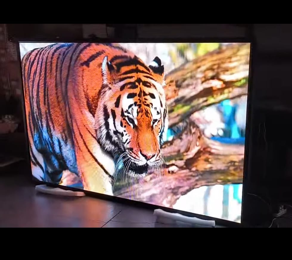 [Açık hava konseri için sahne arkası LED ekran]